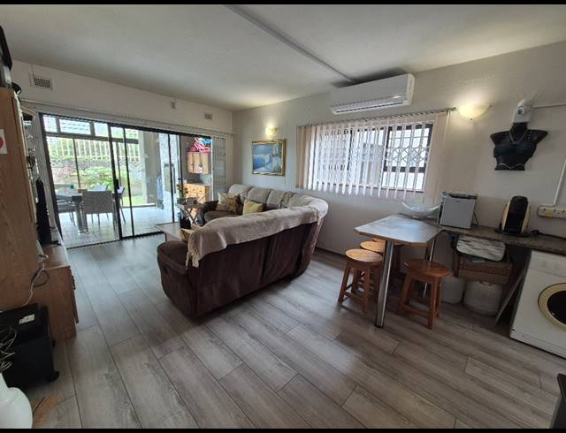 2 BEDROOM SECTIONAL TITLE FOR SALE IN MANABA BEACH
